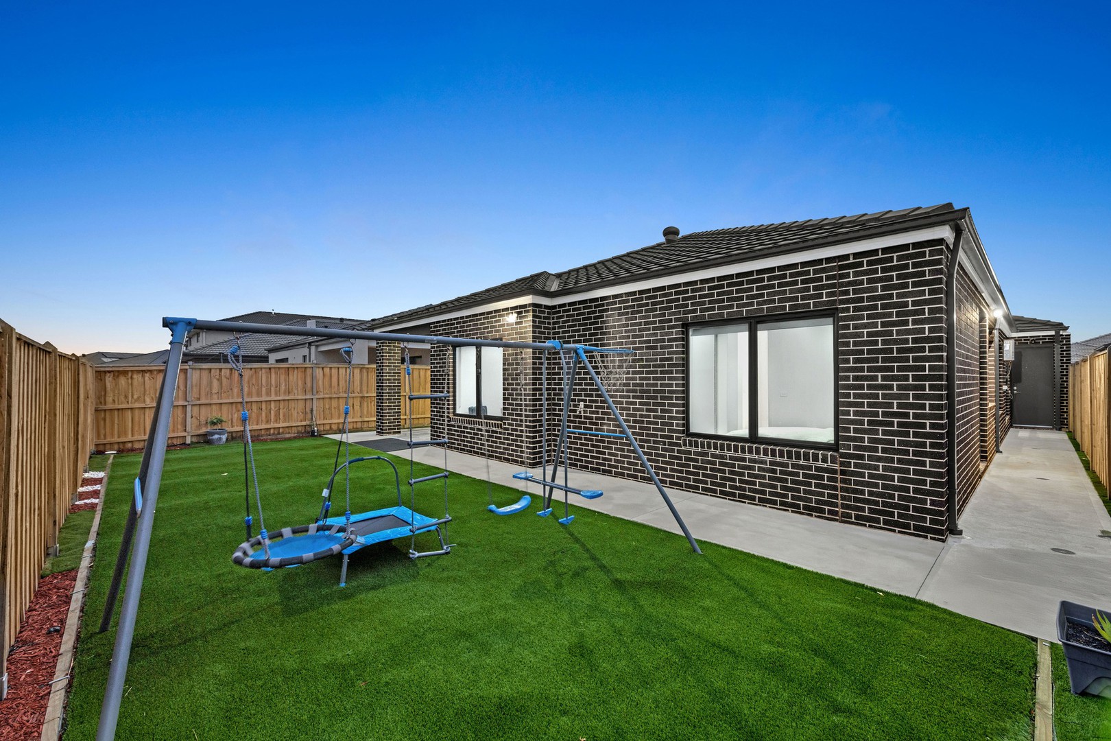 18 Kaltu Street, Clyde North, VIC 3978 - Thumbnail 2 - 07/04/2026