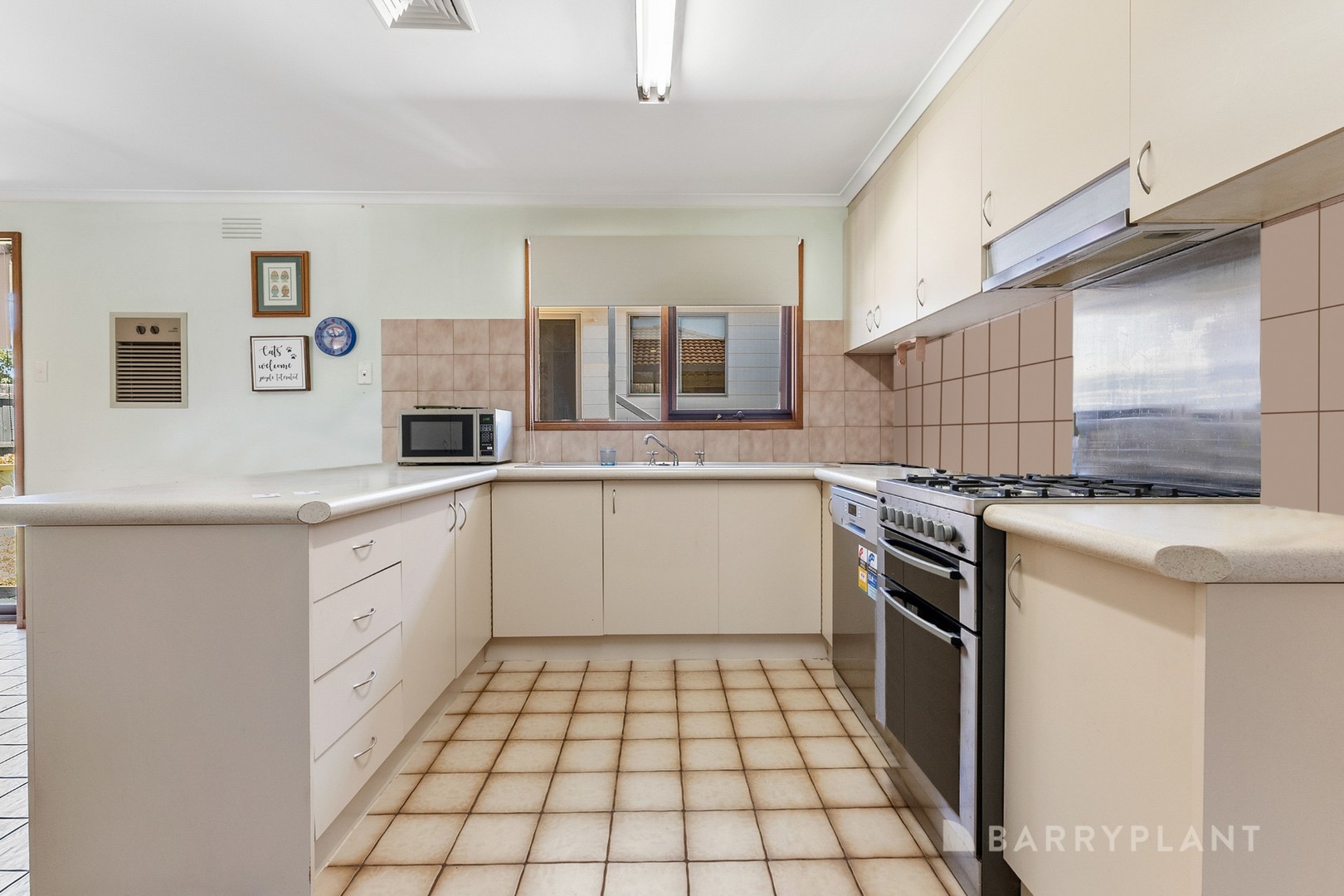 18 Kiely Avenue, Werribee, VIC 3030, Werribee - Thumbnail 6