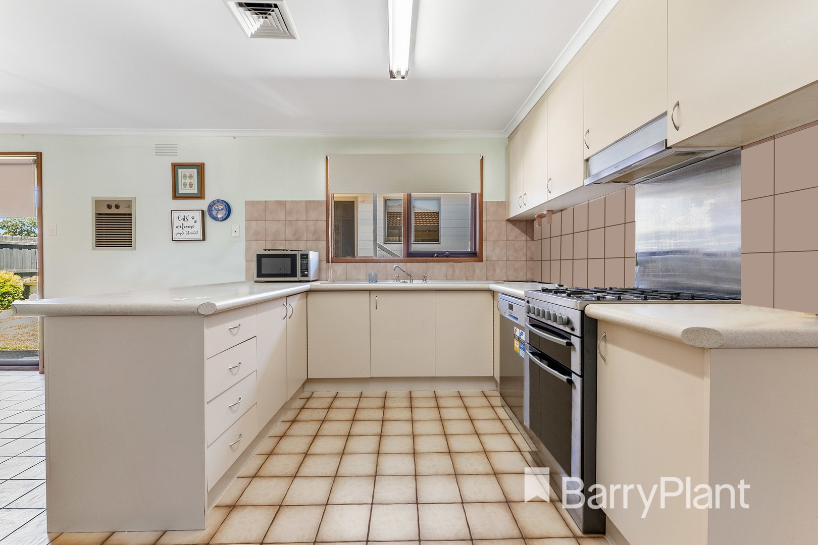 18 Kiely Avenue, Werribee, VIC 3030, Werribee - Thumbnail 5