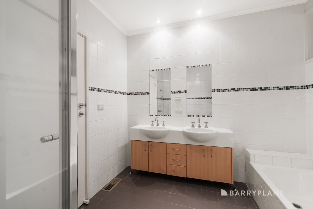 18 Lilac Court, Blackburn North, VIC 3130 - Thumbnail 2 - 27/11/2024