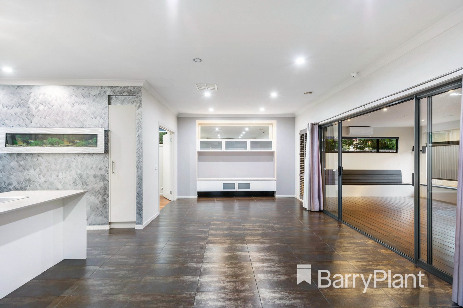 18 Lyons Avenue, Burnside Heights, VIC 3023, Burnside Heights - Thumbnail 2