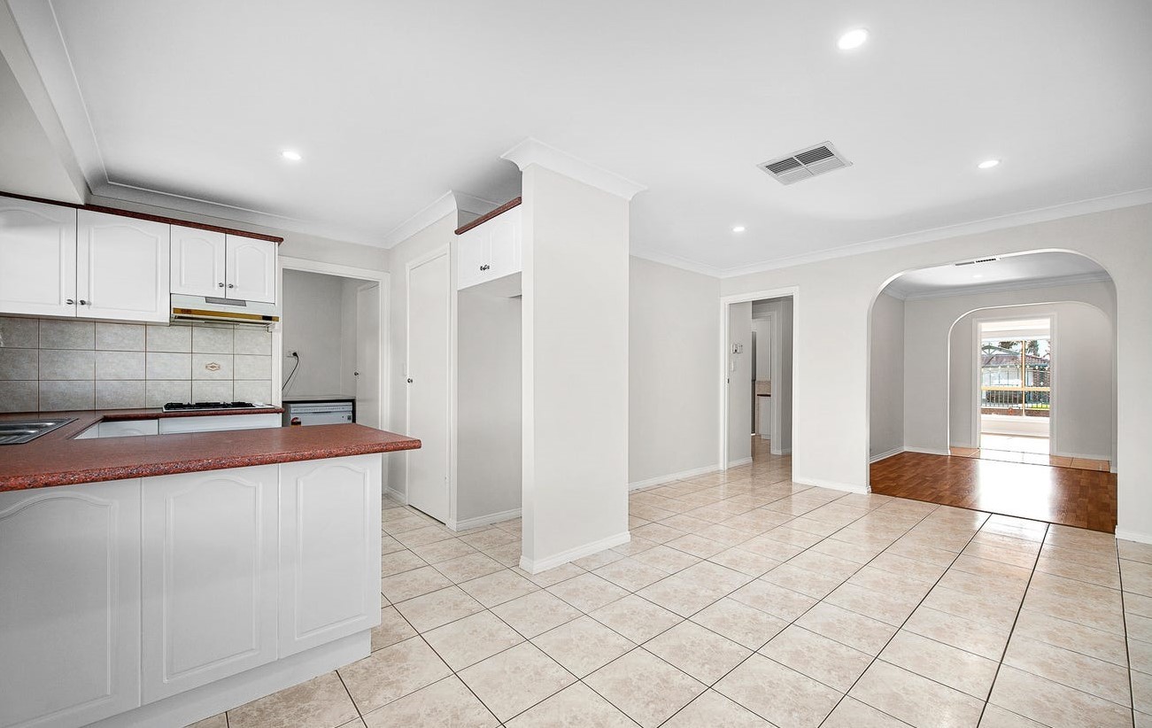 18 Macneil Drive, Altona Meadows, VIC 3028, Altona Meadows - Thumbnail 2