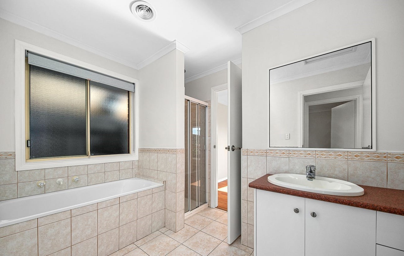 18 Macneil Drive, Altona Meadows, VIC 3028, Altona Meadows - Thumbnail 8