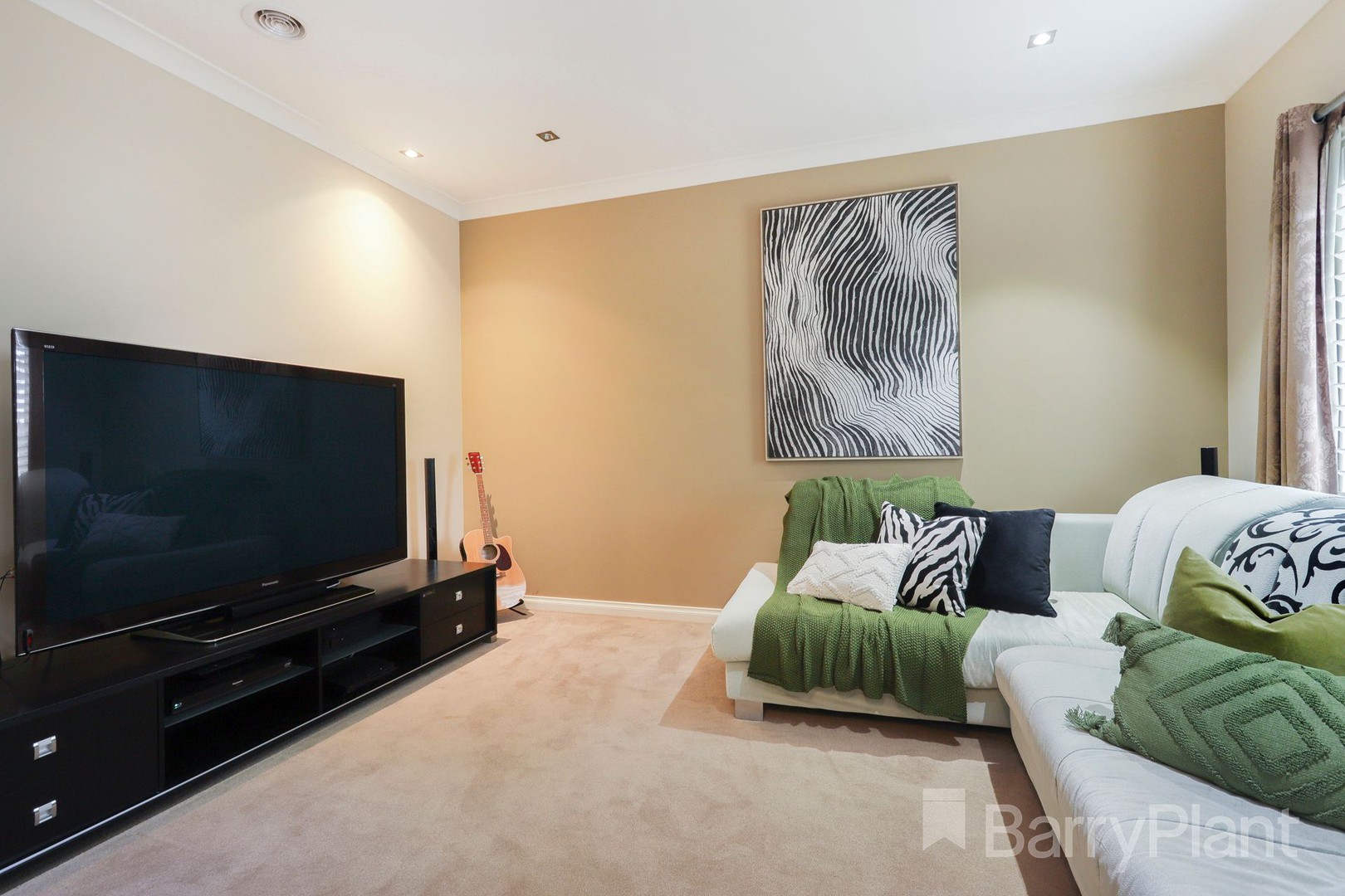 18 Maddingley RoadAttwood, VIC 3049, Attwood - Thumbnail 2