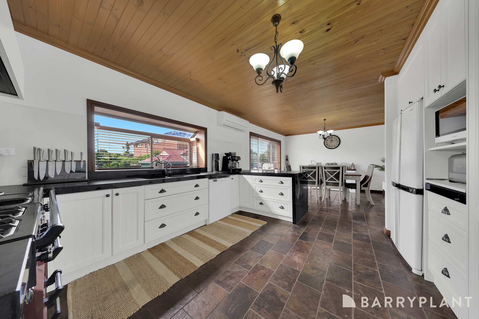 18 Maybury Drive, Mill Park, VIC 3082, Mill Park - Thumbnail 4