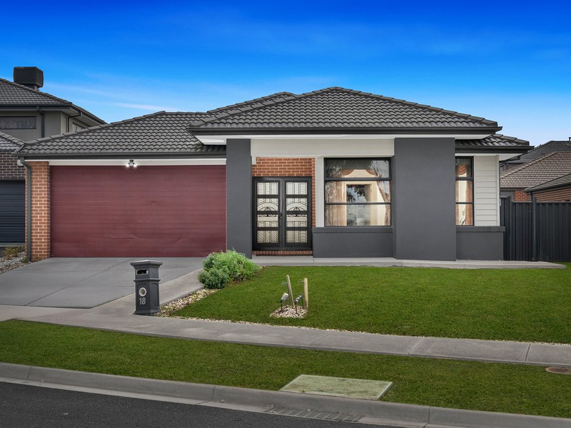18 Mcallister Drive, Cranbourne East, VIC 3977 - Image - 02/09/2026