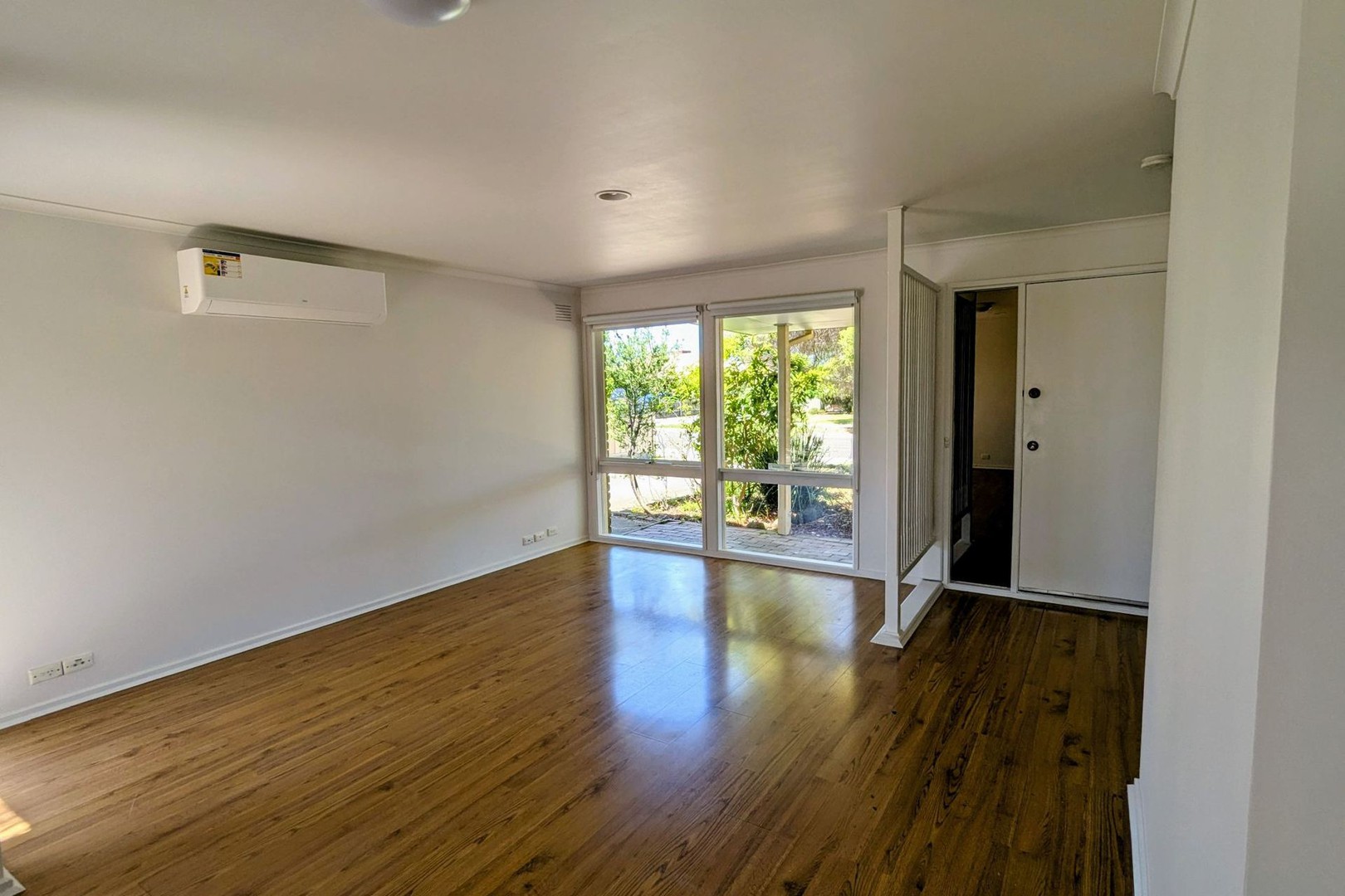 18 Mckellar Avenue, Hoppers Crossing, VIC 3029 - Thumbnail 2 - 27/10/2025