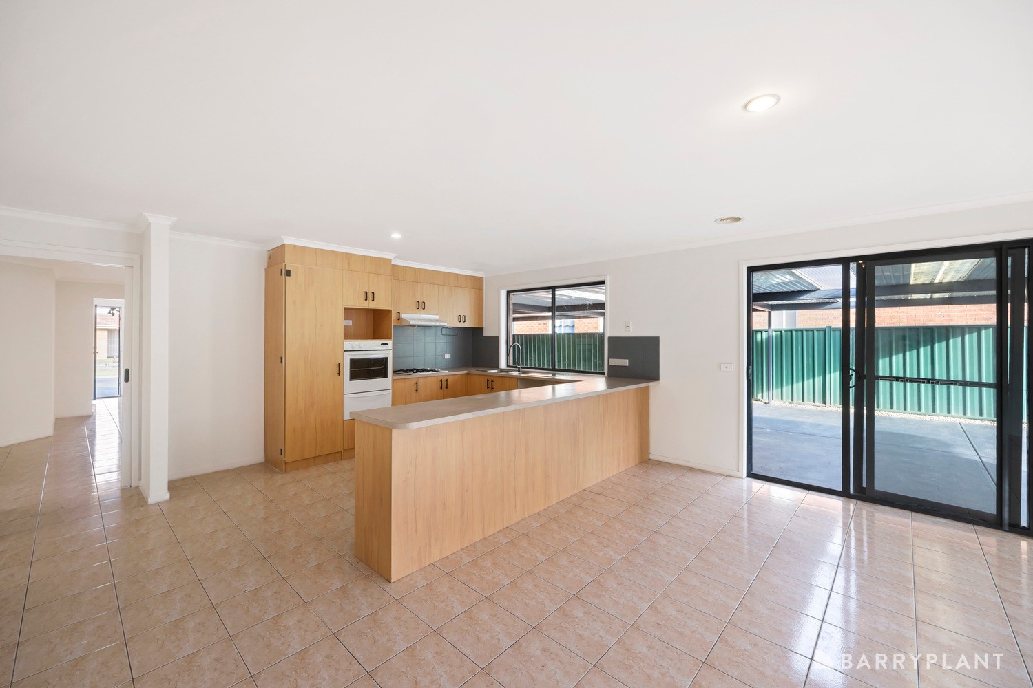 18 Mcquillan Way, Burnside, VIC 3023, Burnside - Thumbnail 3