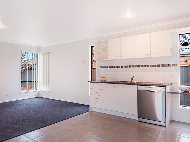 18 Melliodora CourtManor Lakes, VIC 3024, Manor Lakes - Thumbnail 2