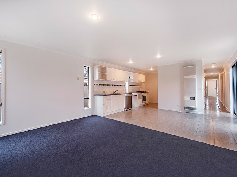 18 Melliodora CourtManor Lakes, VIC 3024, Manor Lakes - Thumbnail 3