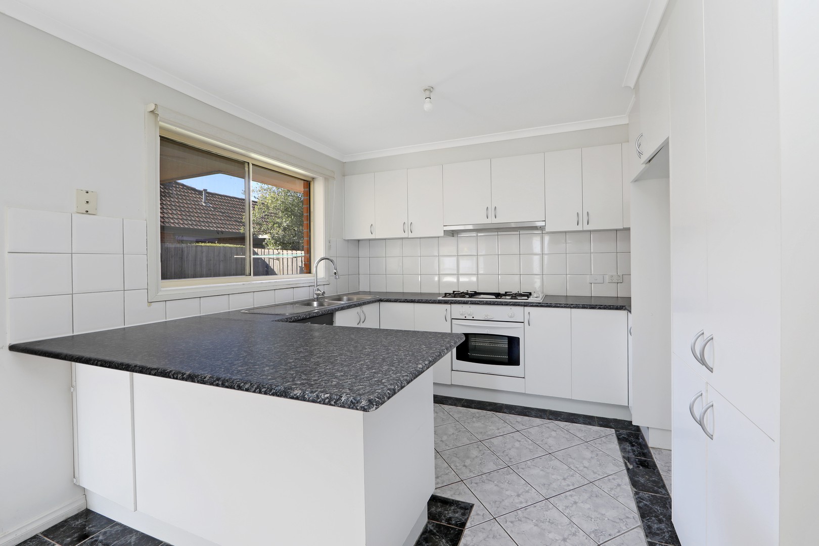 18 Michigan Place, Rowville, VIC 3178, Rowville - Thumbnail 2