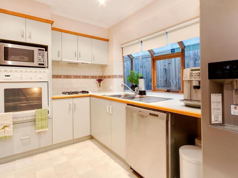 18 Mirabel Avenue, Ringwood East, VIC 3135, Ringwood East - Thumbnail 3