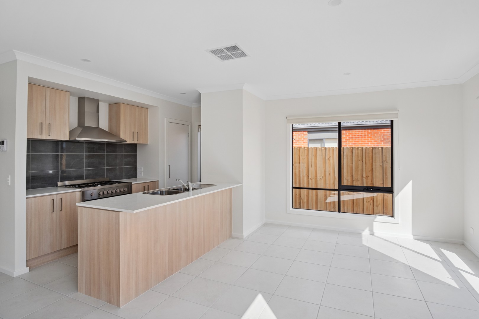 18 Moonlight Street, Wallan, VIC 3756, Wallan - Thumbnail 3