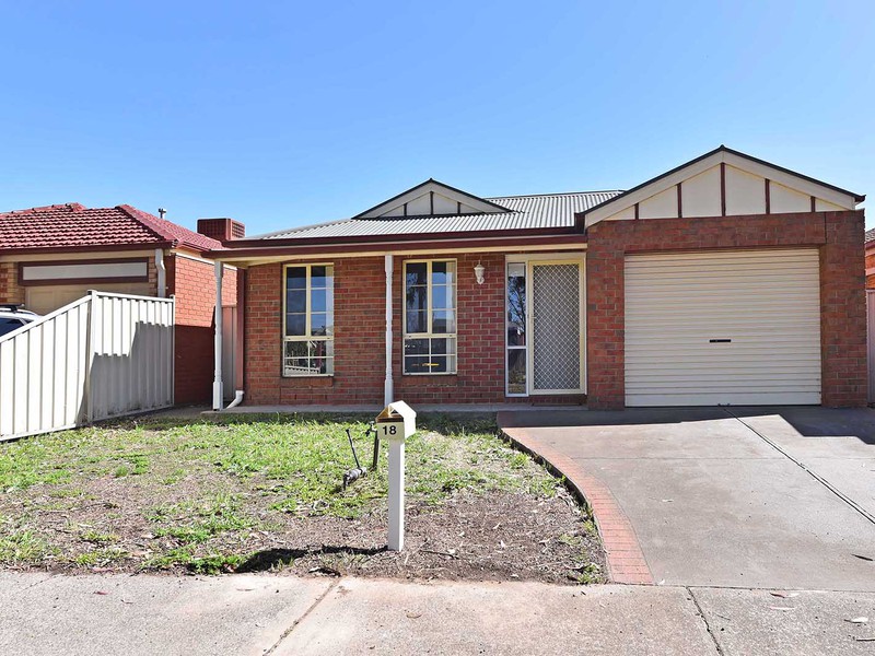 18 Naracoorte Drive, Caroline Springs, VIC 3023 - Image - 20/11/2025