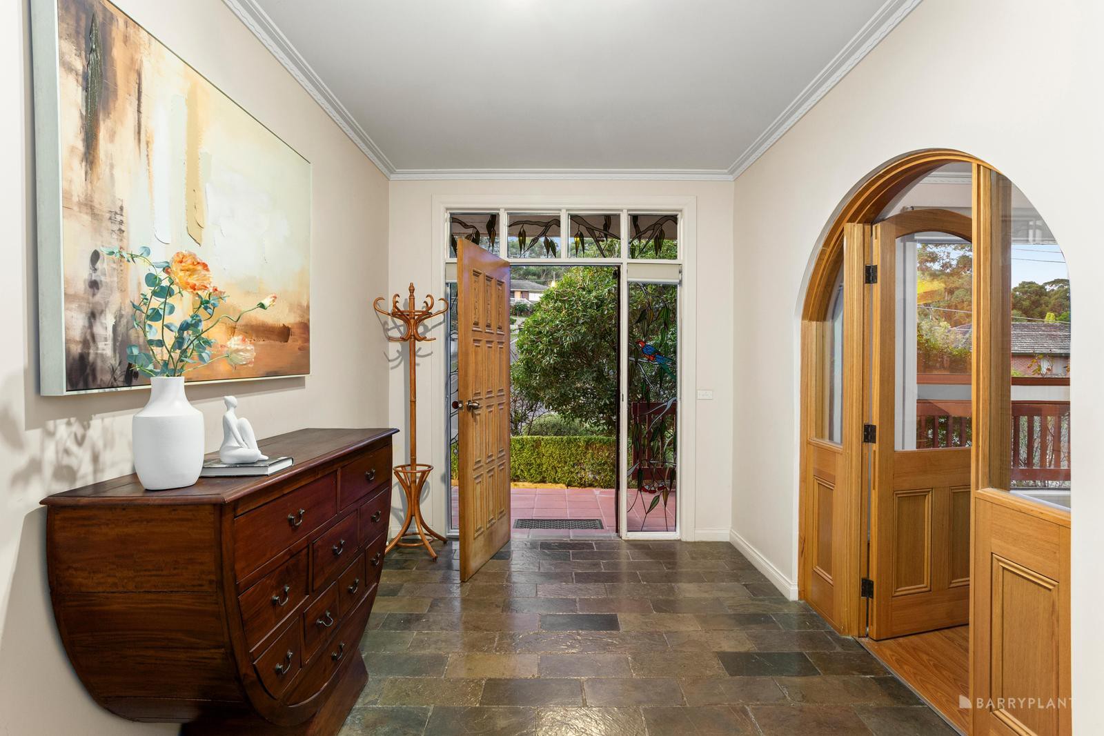 18 Nokuna Court, Greensborough, VIC 3088 - Thumbnail 2 - 13/06/2025