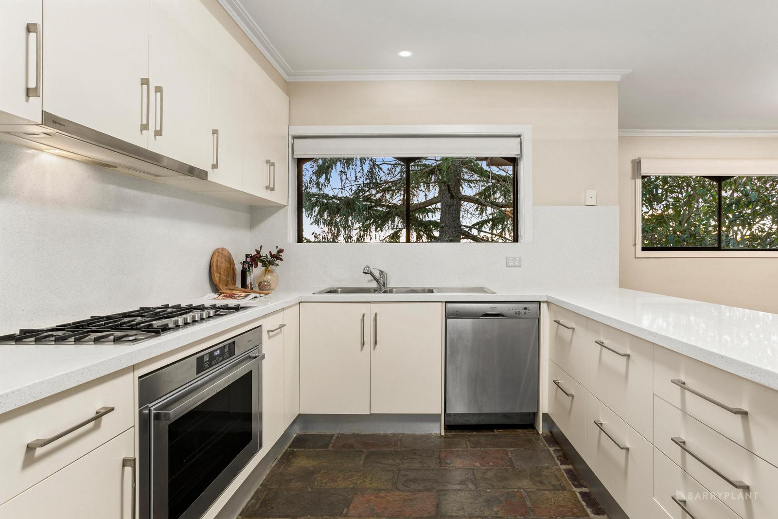 18 Nokuna Court, Greensborough, VIC 3088, Greensborough - Thumbnail 5