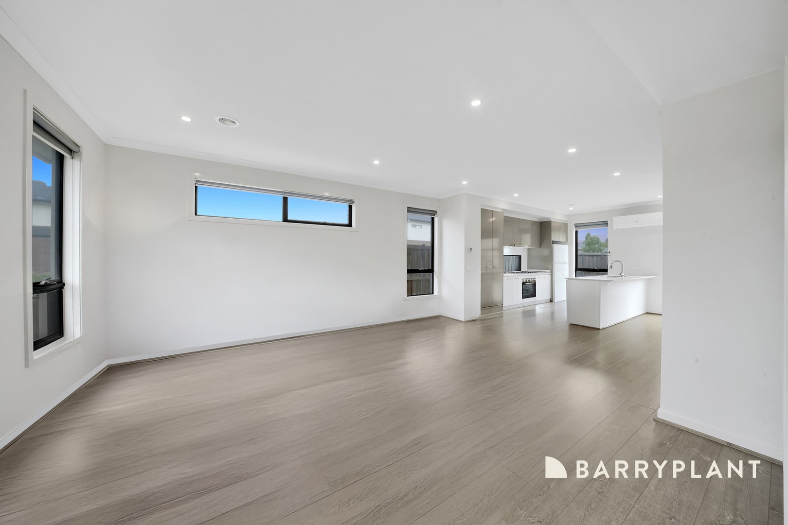 18 Nostrand Walk, Point Cook, VIC 3030, Point Cook - Thumbnail 3
