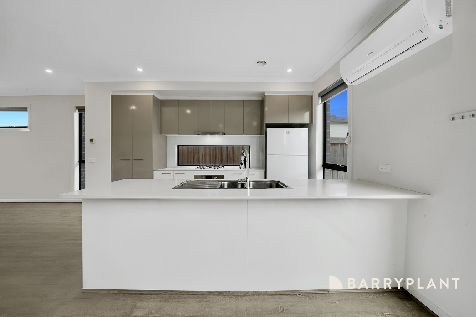 18 Nostrand Walk, Point Cook, VIC 3030, Point Cook - Thumbnail 6
