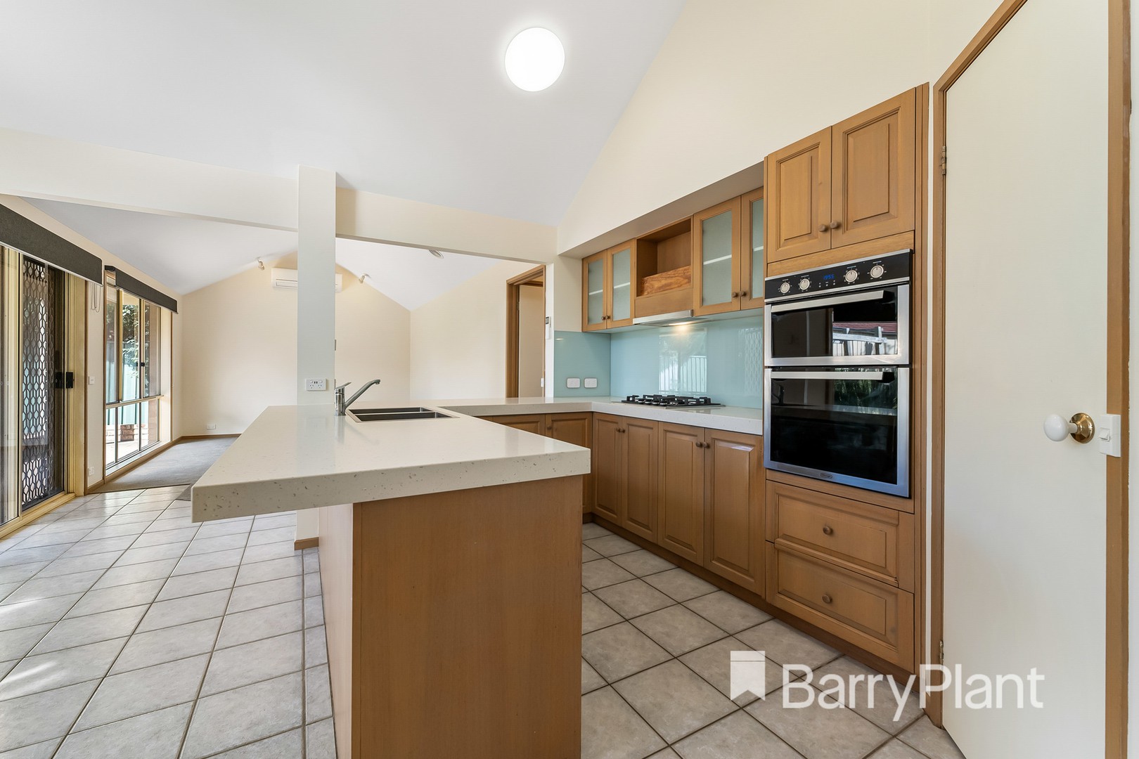 18 Oaktree Avenue, Wyndham Vale, VIC 3024, Wyndham Vale - Thumbnail 2