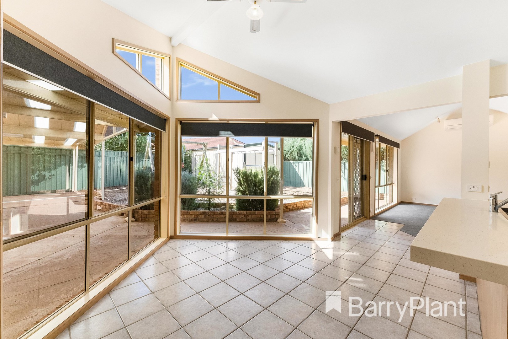 18 Oaktree Avenue, Wyndham Vale, VIC 3024, Wyndham Vale - Thumbnail 3