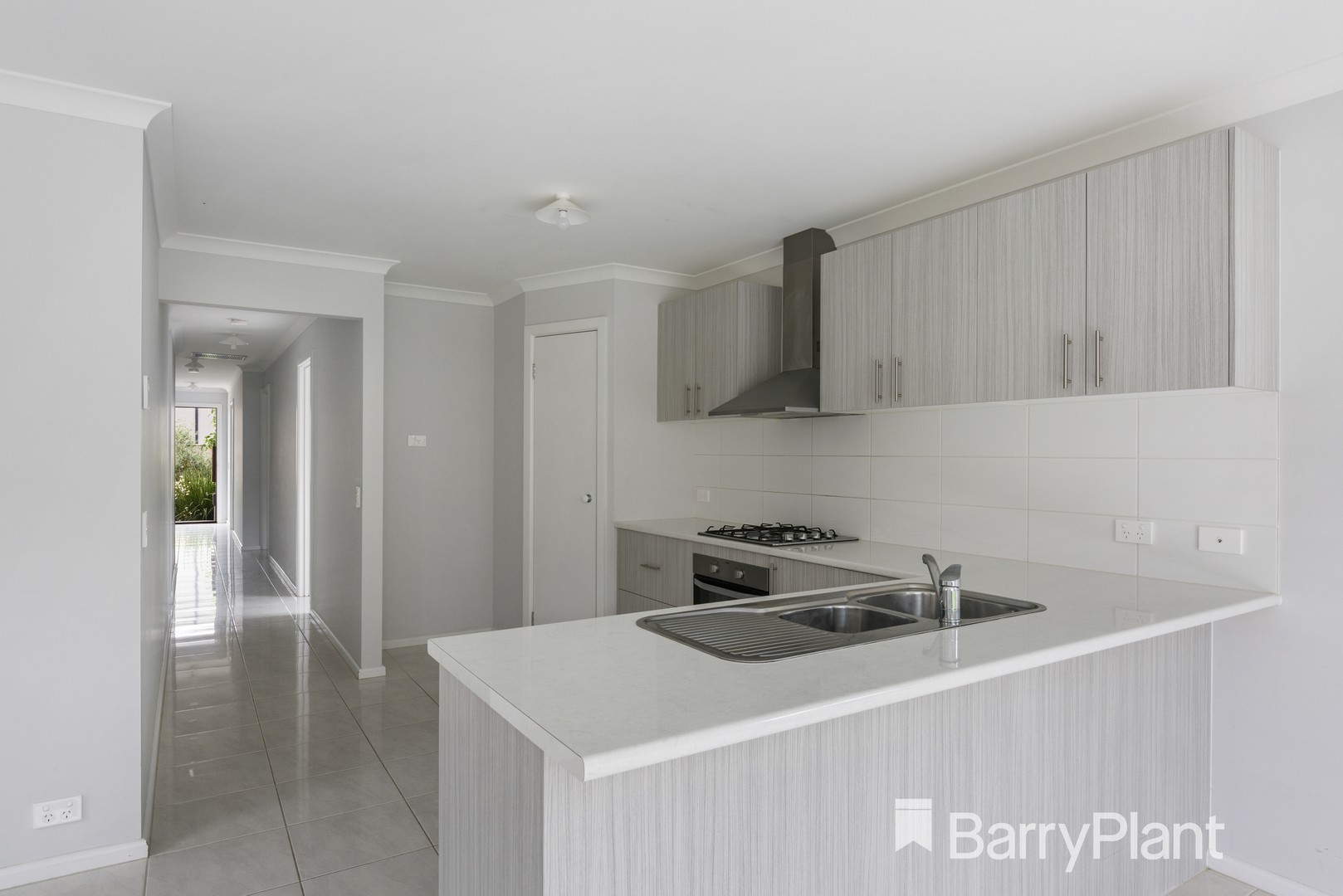 18 Oberon  Street, Point Cook, VIC 3030 - Thumbnail 2 - 22/12/2021