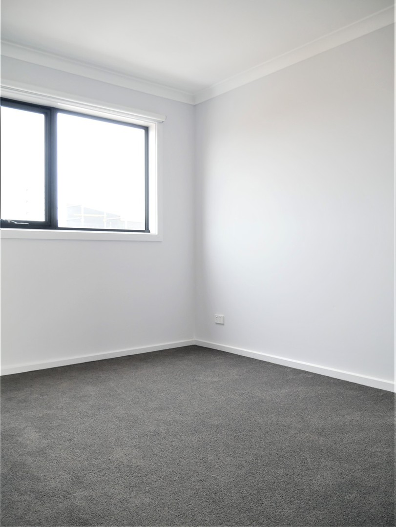 18 Odsal Walk, Strathtulloh, VIC 3338, Strathtulloh - Thumbnail 7