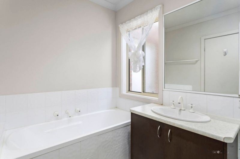 18 Panorama Drive, Hillside, VIC 3037, Hillside - Thumbnail 3