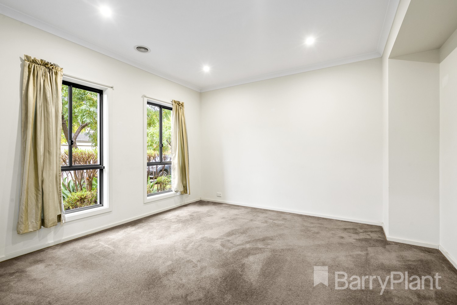 18 Parry Drive, Sunshine West, VIC 3020, Sunshine West - Thumbnail 2