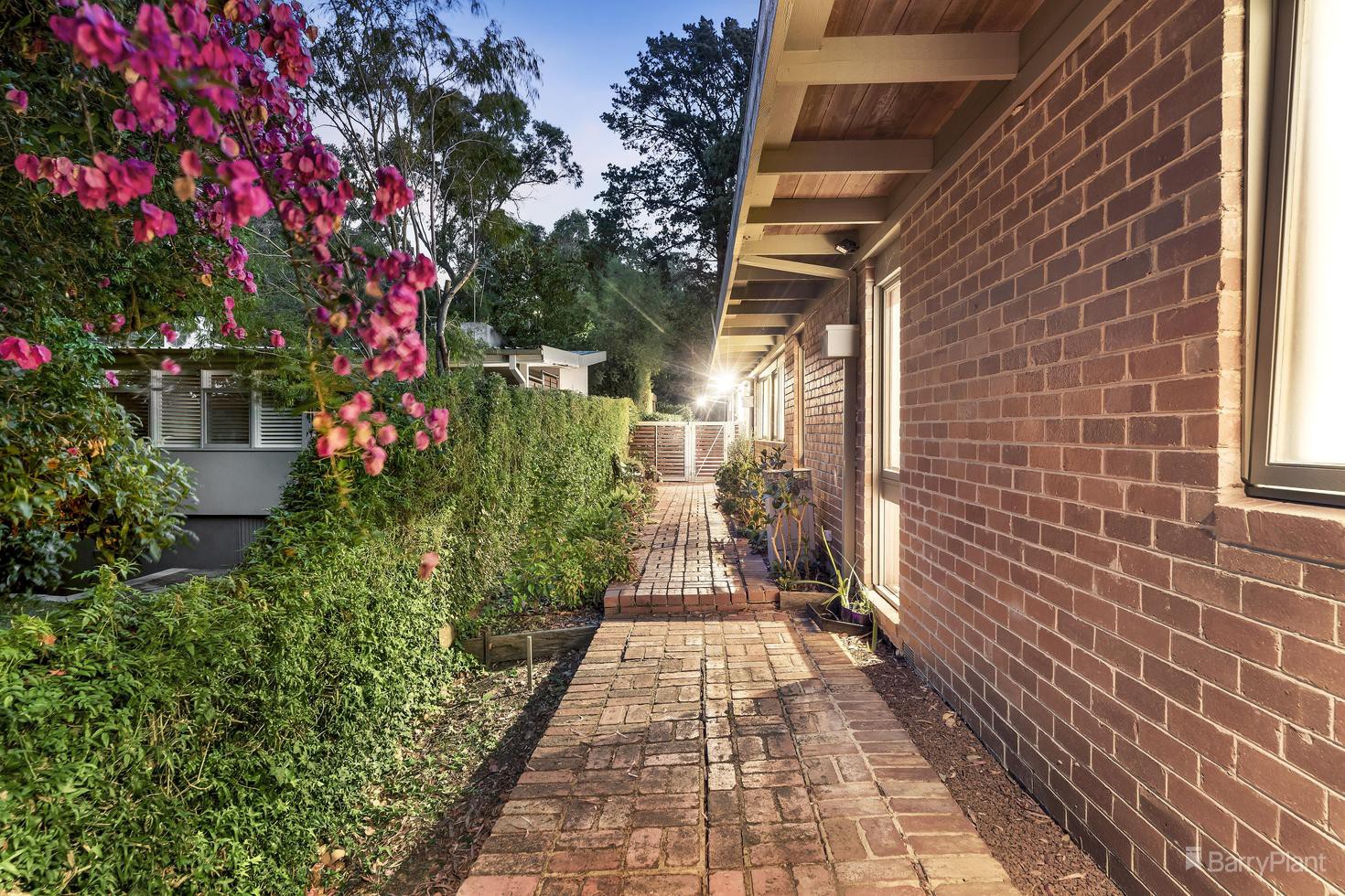 18 Pine Crescent, Ringwood North, VIC 3134, Ringwood North - Thumbnail 3