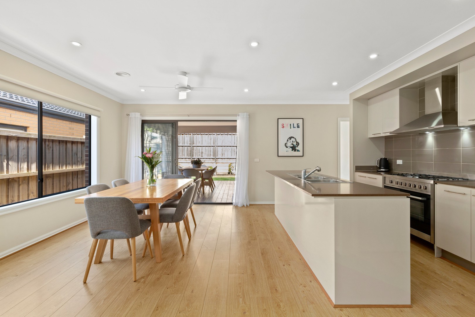 18 Pisa Way, Mernda, VIC 3754 - Thumbnail 2 - 02/12/2021