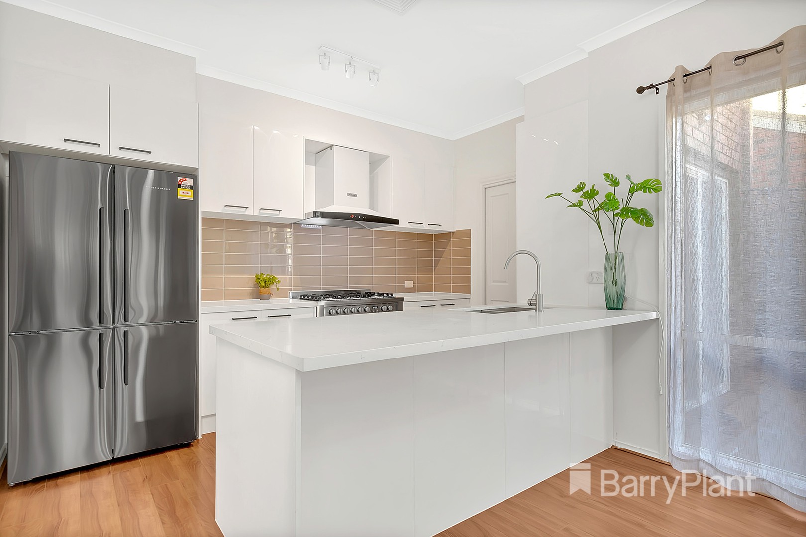 18 Redbark Hill Circuit, South Morang, VIC 3752, South Morang - Thumbnail 3