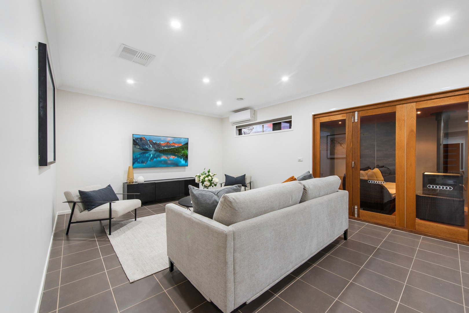 18 Redbox Crescent, Burnside Heights, VIC 3023, Burnside Heights - Thumbnail 4