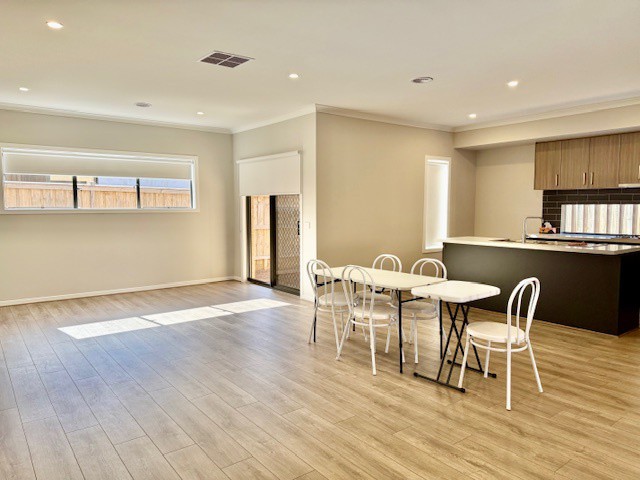 18 Reservoir Road, Fraser Rise, VIC 3336, Fraser Rise - Thumbnail 2