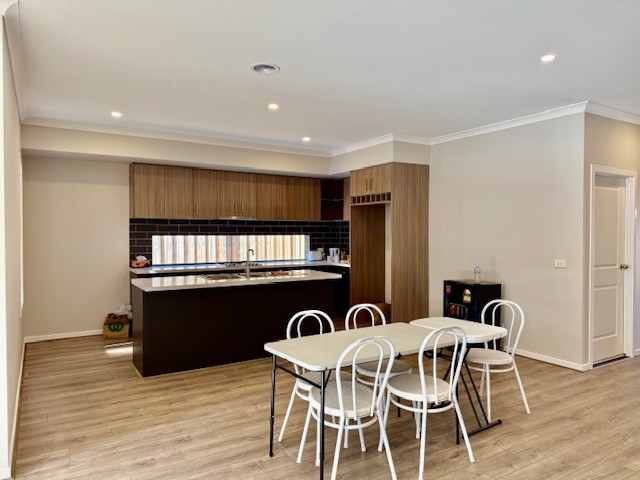 18 Reservoir Road, Fraser Rise, VIC 3336, Fraser Rise - Thumbnail 3