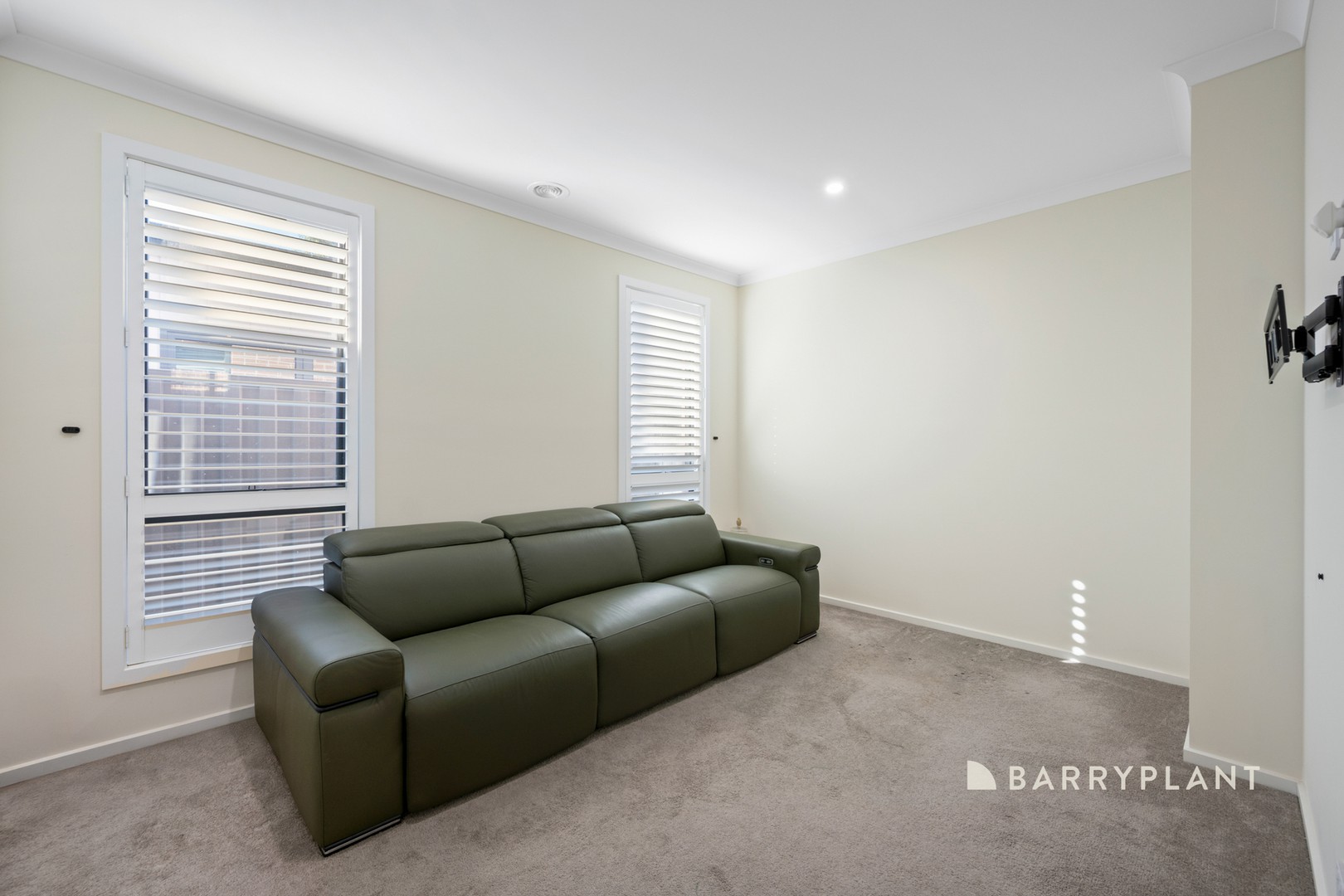 18 Revelstoke Crescent, Pakenham, VIC 3810, Pakenham - Thumbnail 5