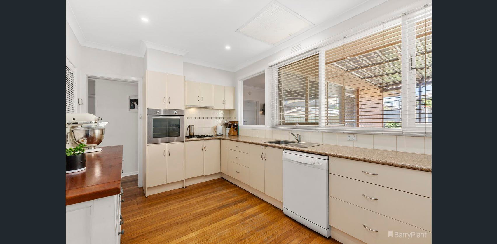 18 Rhonda  Street, Doncaster, VIC 3108, Doncaster - Thumbnail 2