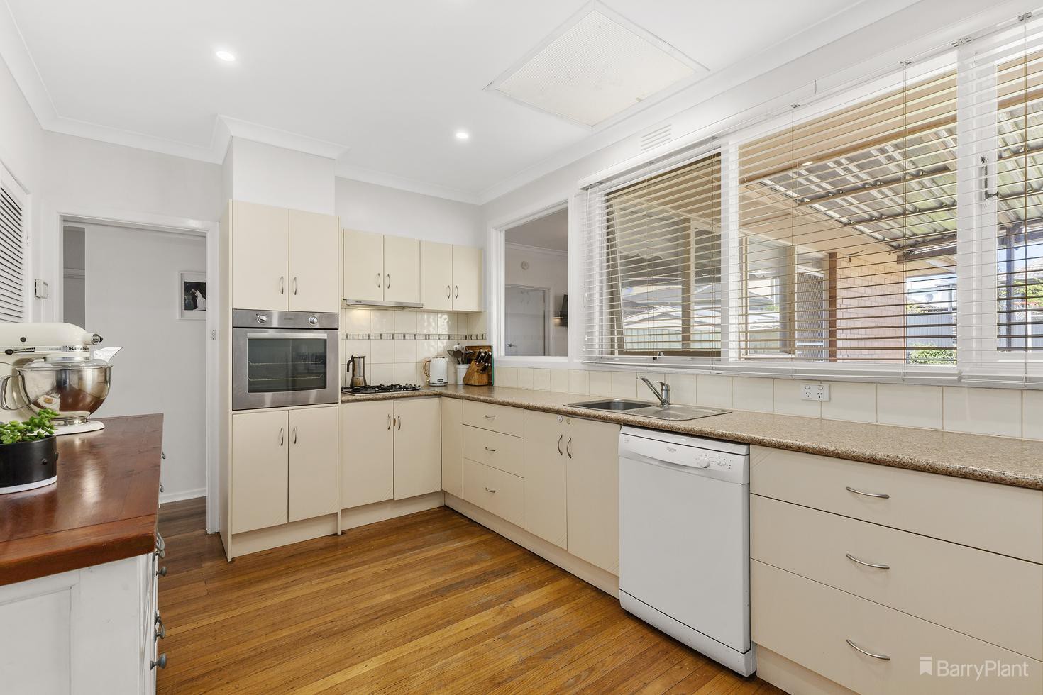 18 Rhonda Street, Doncaster, VIC 3108, Doncaster - Thumbnail 4