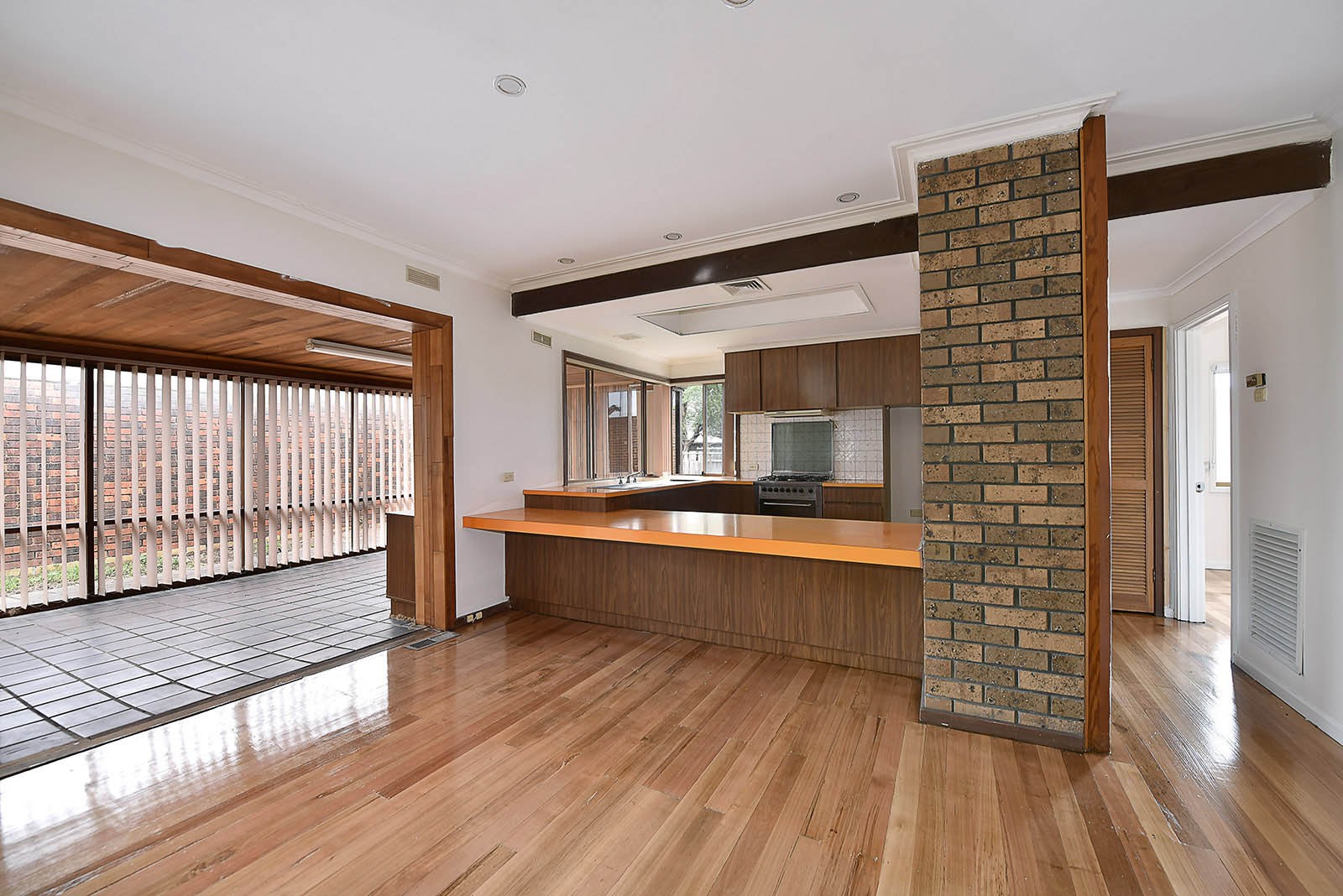 18 Sovereign Way, Avondale Heights, VIC 3034, Avondale Heights - Thumbnail 3