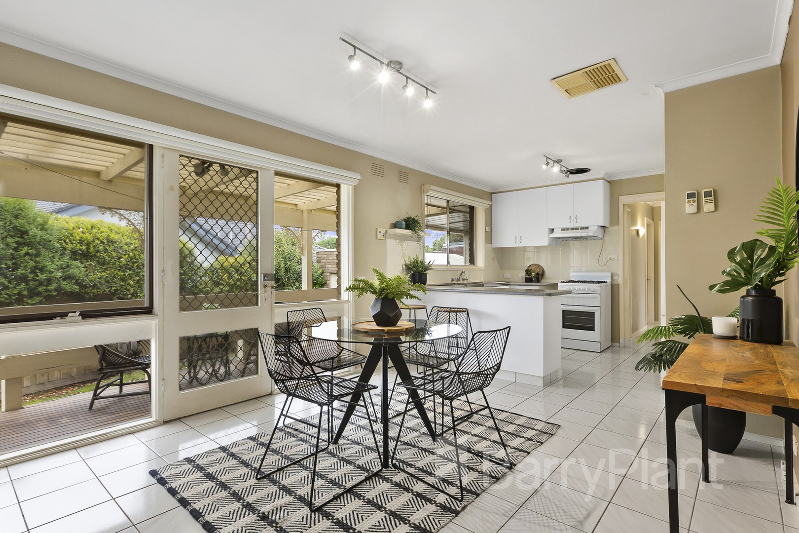 18 St Clair RoadWantirna South, VIC 3152, Wantirna South - Thumbnail 4