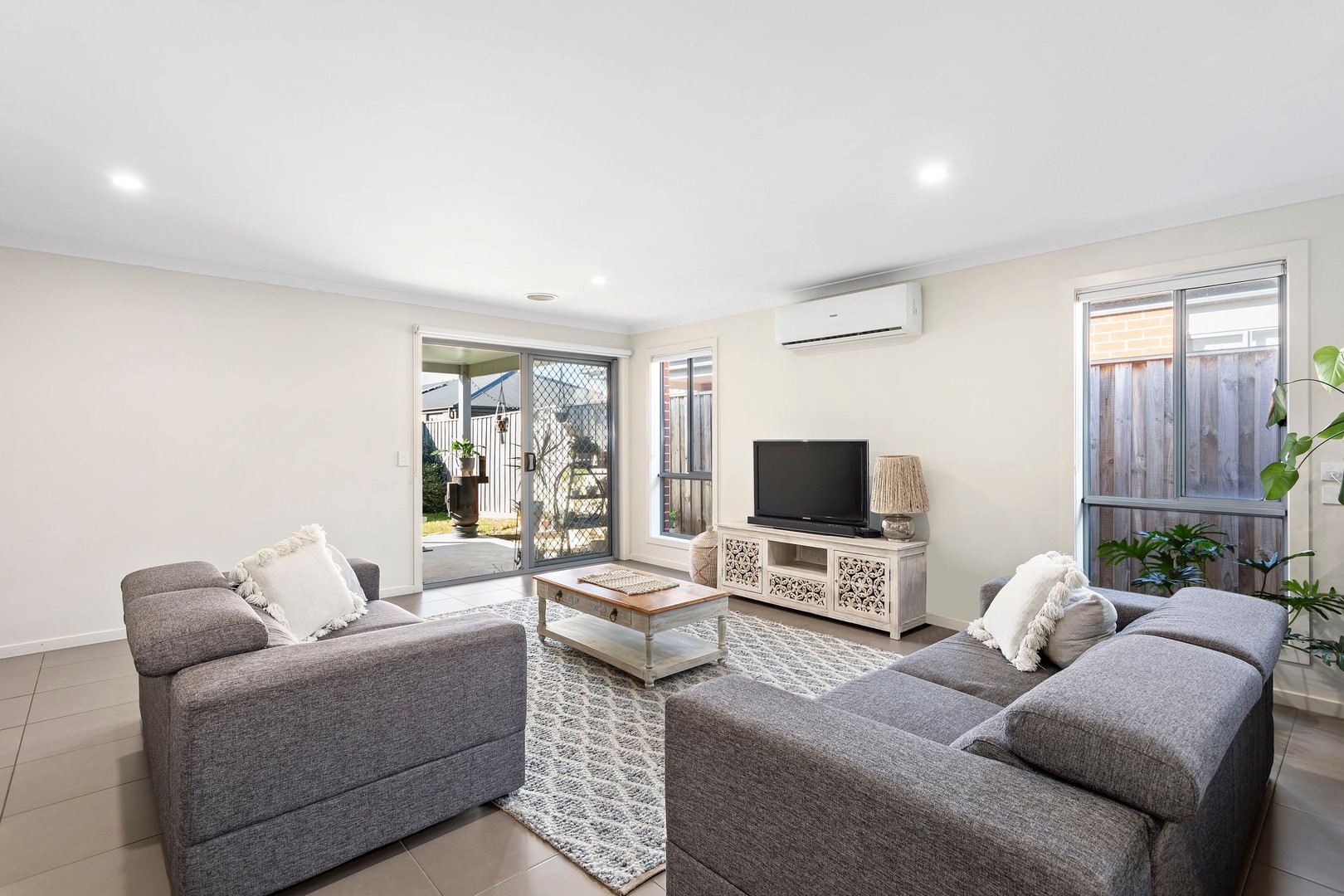 18 Steinbeck Street, Greenvale, VIC 3059, Greenvale - Thumbnail 6