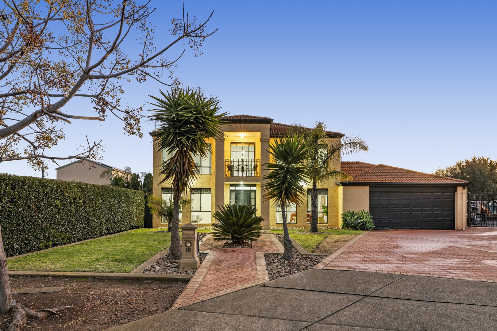 18 Streeton Court, Taylors Lakes, VIC 3038, Taylors Lakes - Thumbnail 2