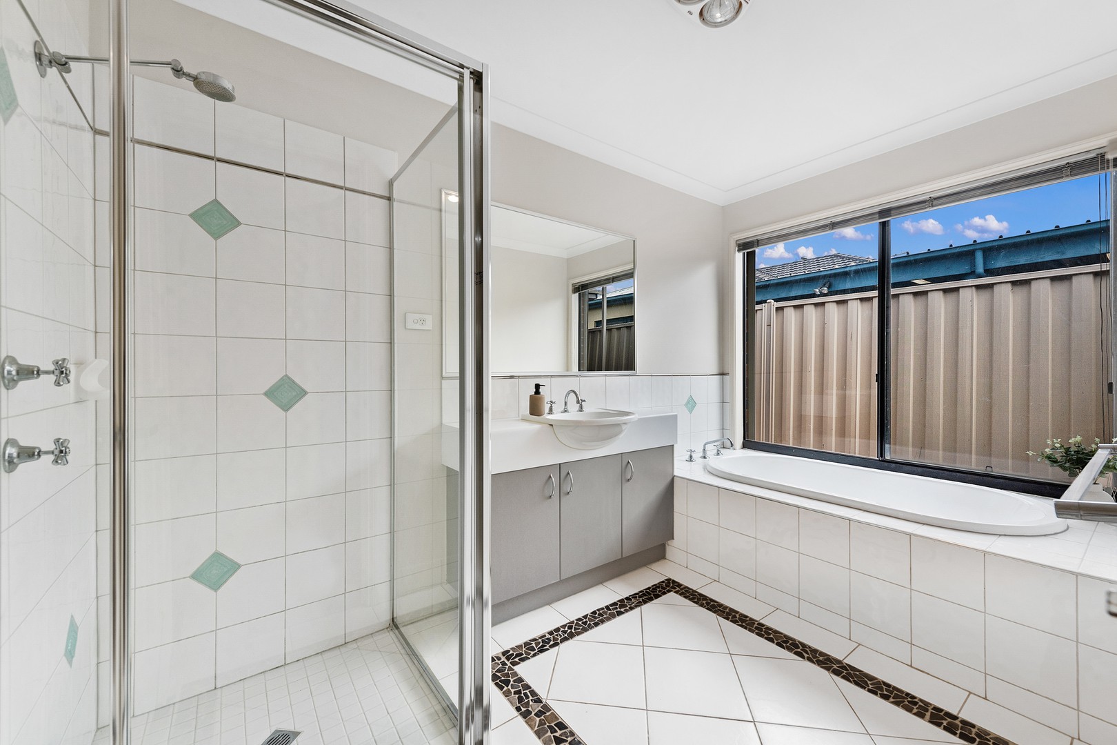 18 Summerhill Drive, Hillside, VIC 3037, Hillside - Thumbnail 7