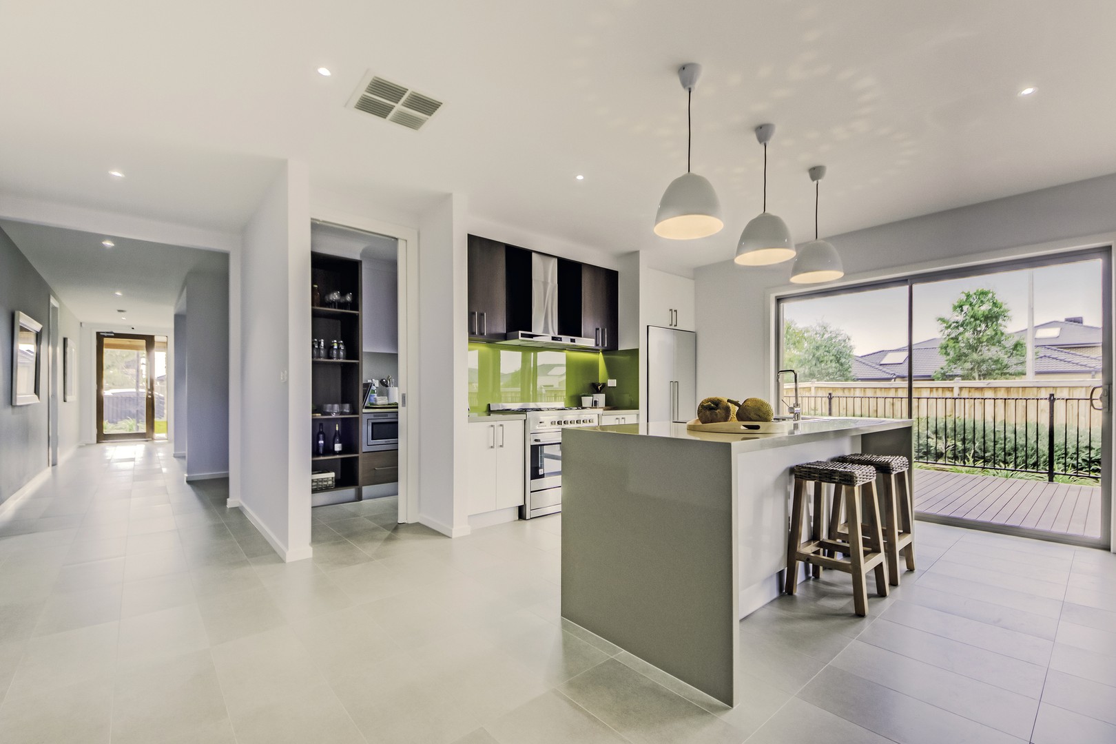 18 Sunnybank Drive, Point Cook, VIC 3030, Point Cook - Thumbnail 2