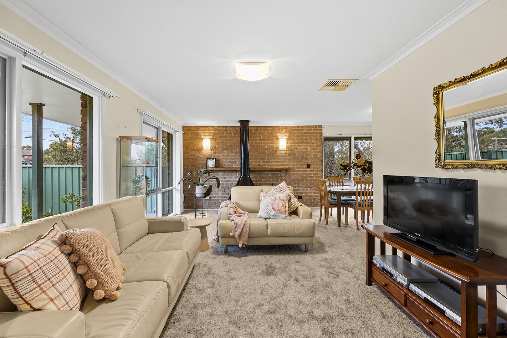 18 Swan Avenue, Westmeadows, VIC 3049, Westmeadows - Thumbnail 3