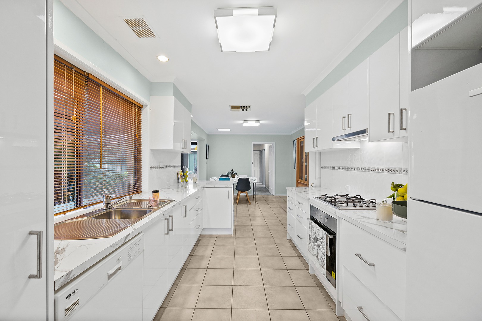 18 Swan Avenue, Westmeadows, VIC 3049, Westmeadows - Thumbnail 7