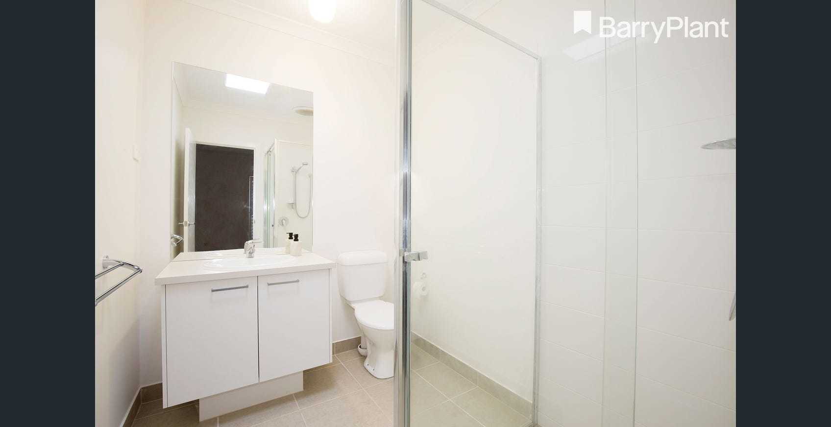 18 Swindale Way, Clyde North, VIC 3978, Clyde North - Thumbnail 5