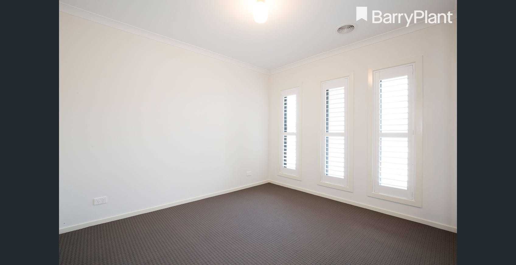 18 Swindale Way, Clyde North, VIC 3978, Clyde North - Thumbnail 7