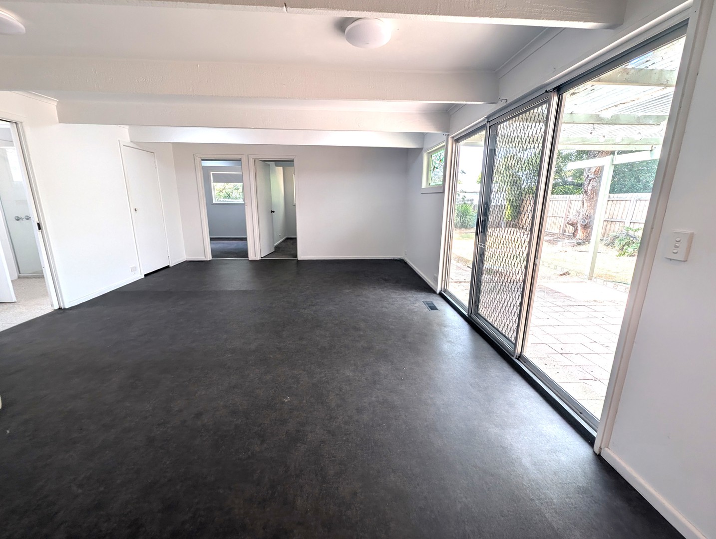 18 Tahara Street, Hamlyn Heights, VIC 3215, Hamlyn Heights - Thumbnail 2