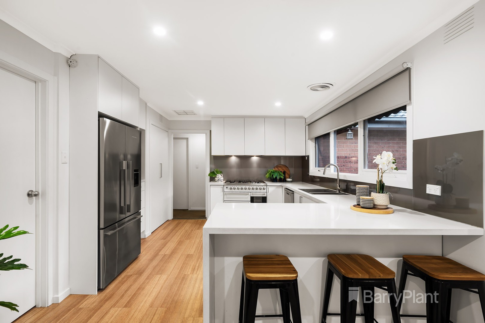 18 Tintern Crescent, Wantirna South, VIC 3152, Wantirna South - Thumbnail 3