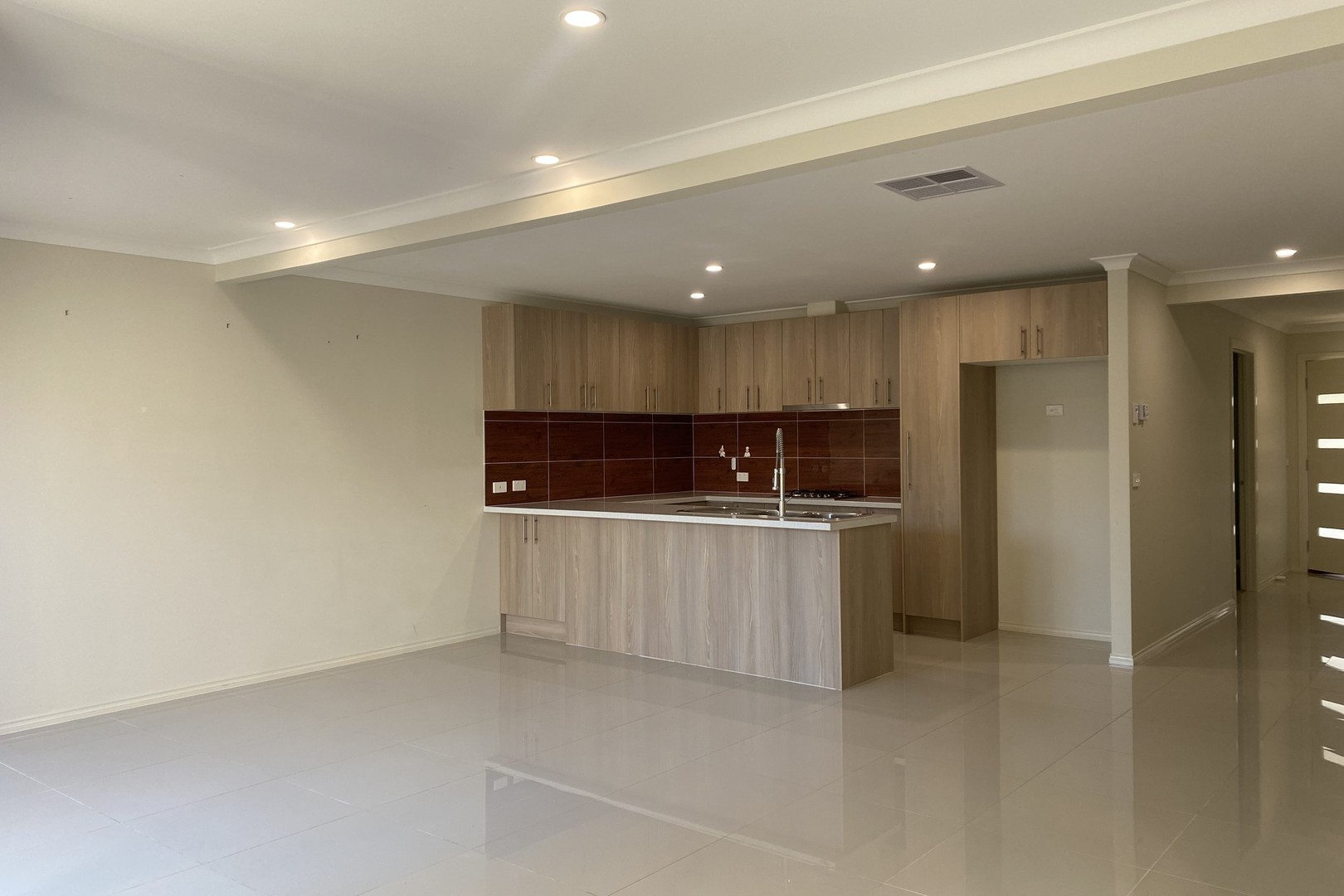 18 Titan Lodge Walk, Pakenham, VIC 3810 - Thumbnail 1 - 24/11/2025